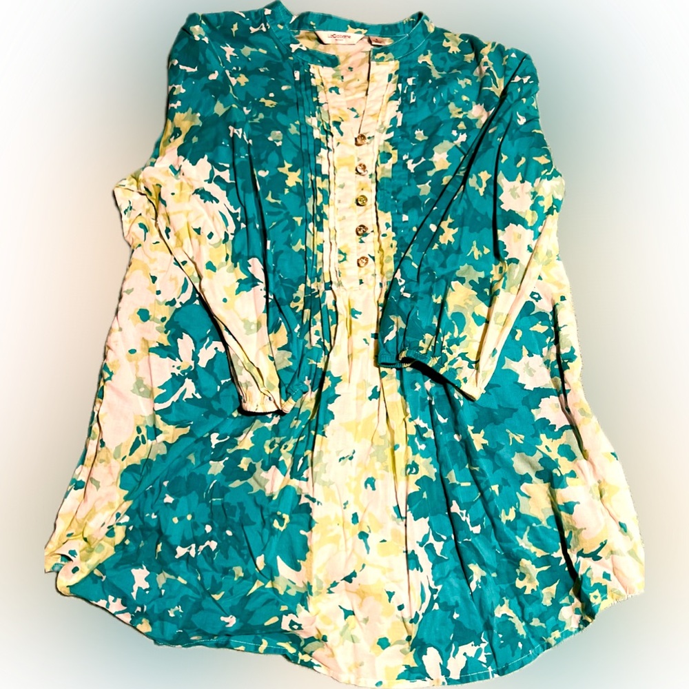 Liz Claiborne cute top!